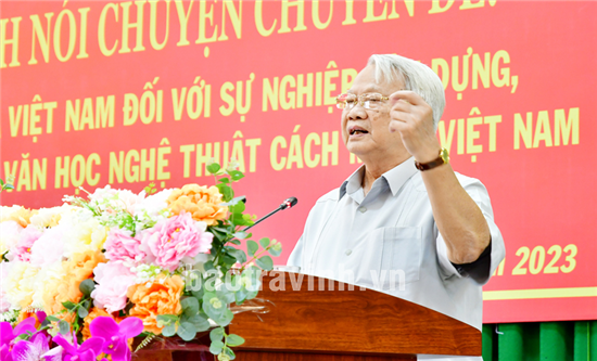 Nói chuyện chuyên đề “Đề cương về văn hóa Việt Nam”