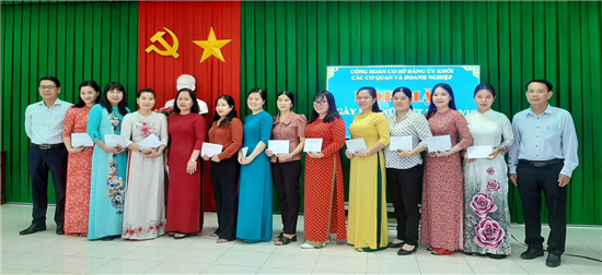 Đảng ủy Khối các cơ quan và doanh nghiệp tổ chức họp mặt ngày phụ nữ Việt Nam (20/10/1930-20/10/2023)